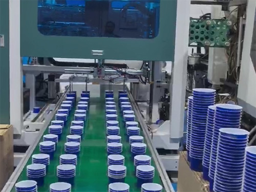 一出八酸奶杯模内贴标